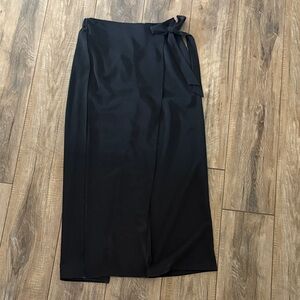 HALARA Black Maxi Skirt